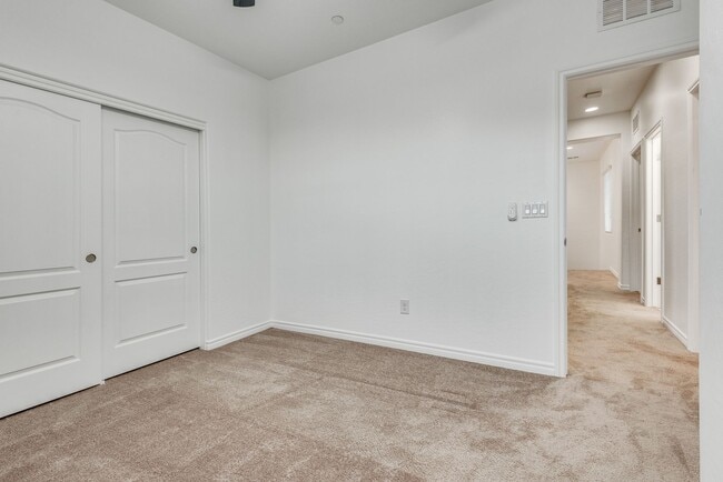 Building Photo - Welcome to your dream home located in the prestigious guard-gated community of Tuscany in Henderson!