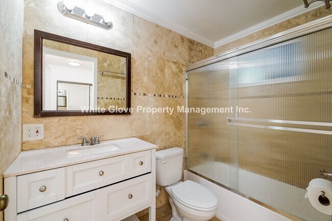 Building Photo - Remodeled 1924 3 Bedroom LA Home