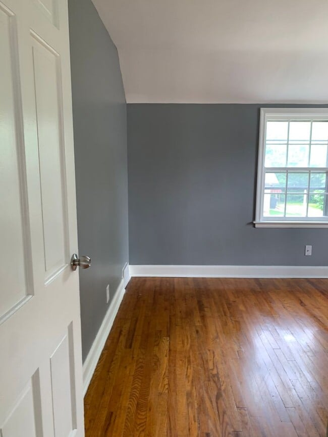 Building Photo - Coming Soon !3 Bedroom, Garage June 6th