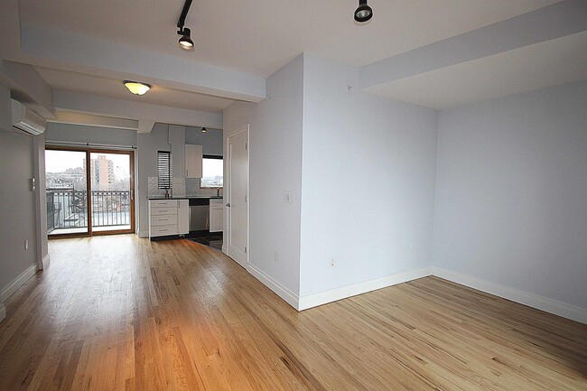 Building Photo - 338 Grove St