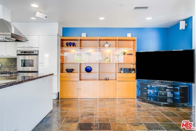 Building Photo - 2397 Nalin Dr