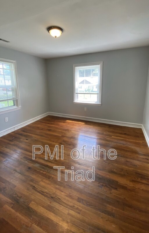 Building Photo - 2716 Ivy Ave