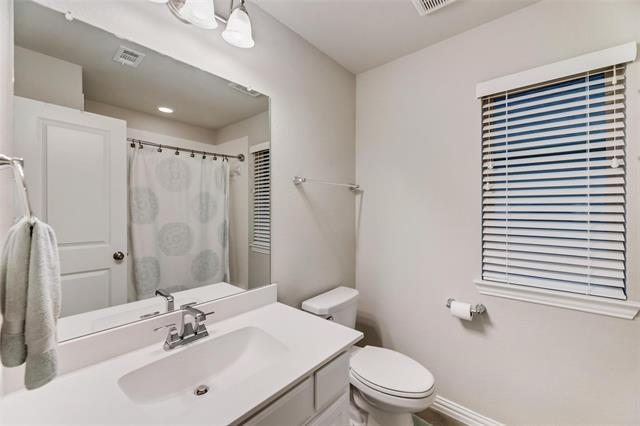 Building Photo - 16025 Plum Ct