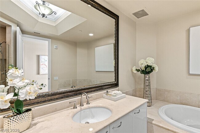 Building Photo - 2777 Paradise Rd