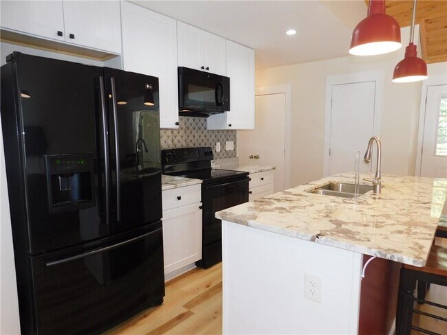 Building Photo - 2331 GA-52