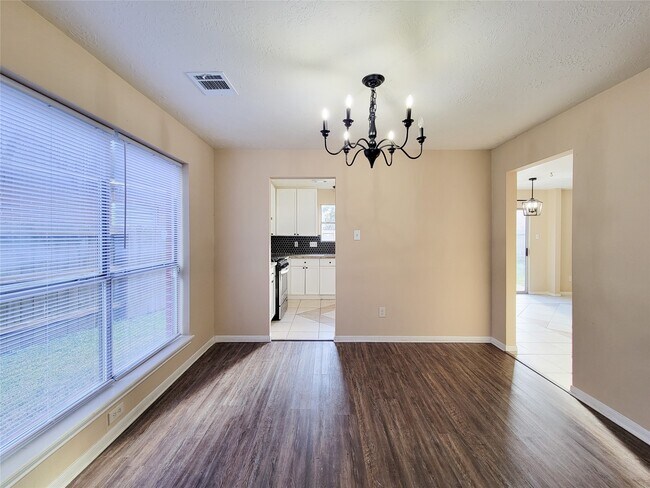 Building Photo - 4626 Jaymar Dr