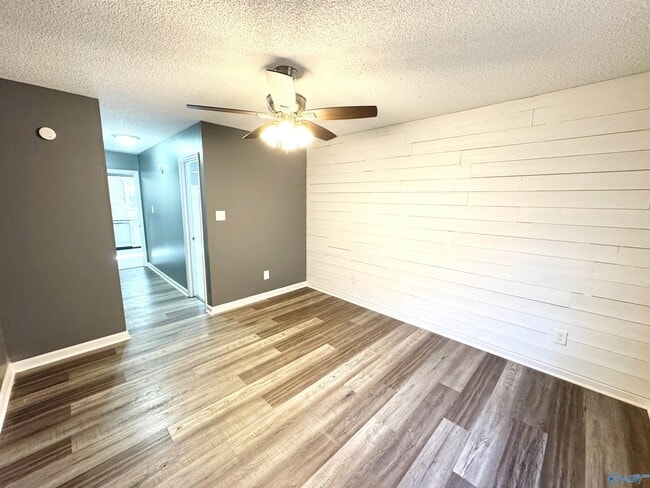 Building Photo - 103 Whisperwood Ln