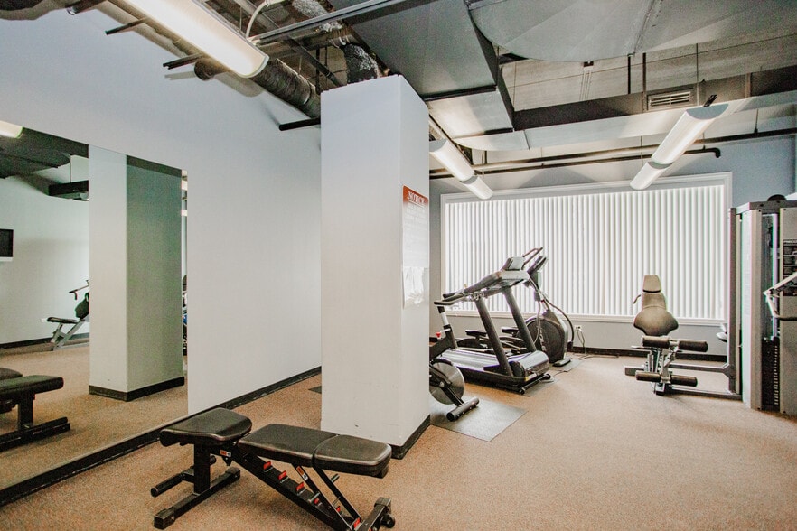 Building Photo - 3630 N Harlem Ave