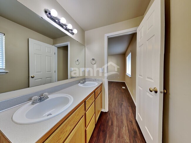 Building Photo - 5725 209th St E