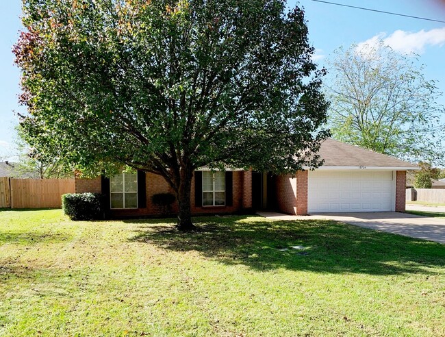 Building Photo - Beautiful 3 Bedroom, 2 Bath Home in Flint!