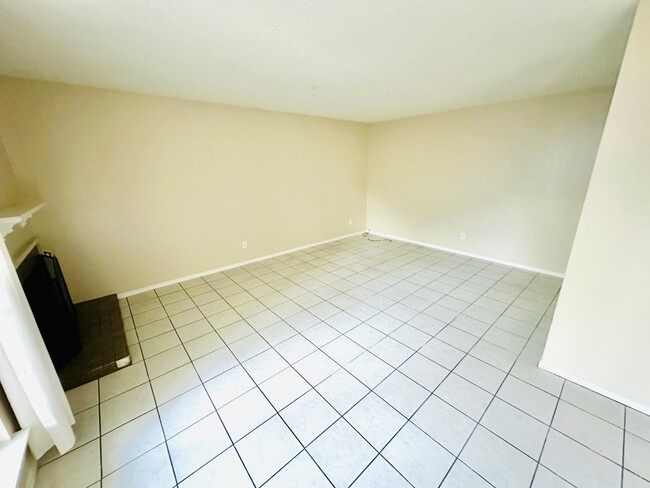 Building Photo - 1444 Plymouth Rock Way