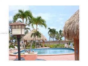 Building Photo - 405 N Ocean Blvd