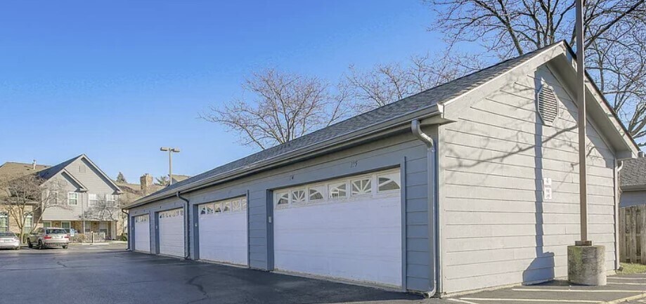 Building Photo - 31 Foxcroft Rd