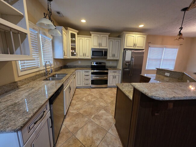 Building Photo - 399 Admiral Dr