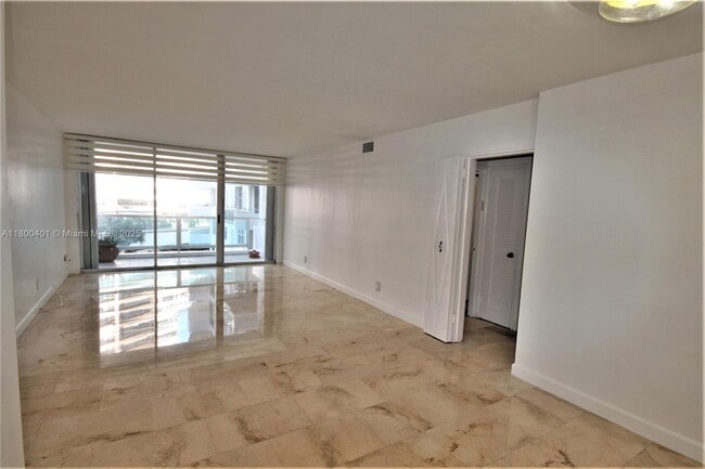 Building Photo - 5161 Collins Ave