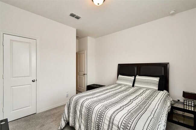 Building Photo - 8922 Stanley Oak Dr