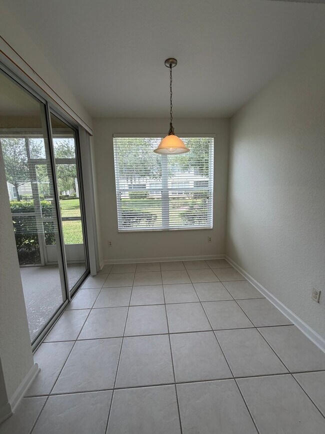 Building Photo - 5345 Maxon Terrace
