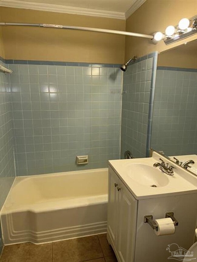 Building Photo - 560 N 72nd Ave