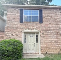 Building Photo - 2 Bedroom Townhome Near Scenic Hills