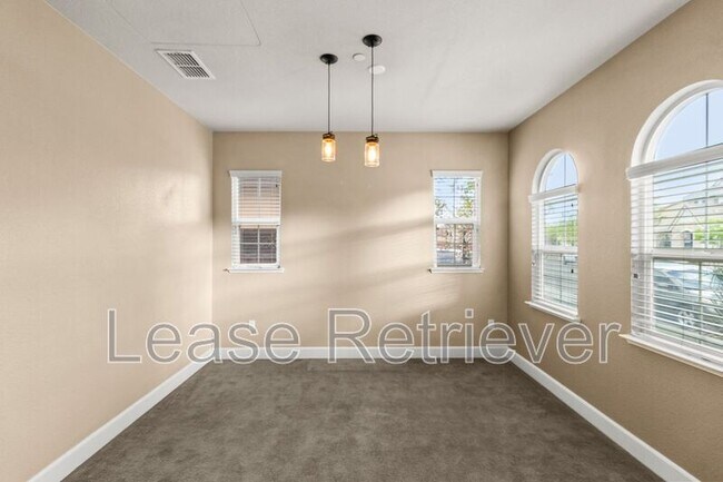 Building Photo - 479 W Esplanade Dr