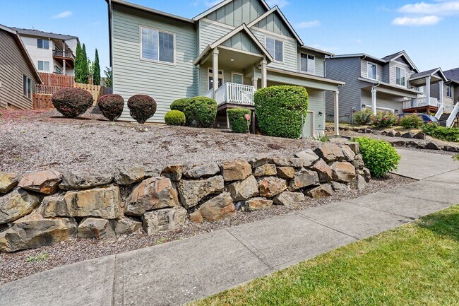 Building Photo - 3 bed, 2 bath home in West Salem's Brush College neighborhood