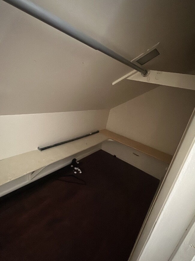 Building Photo - 558 Cincinnati Ave