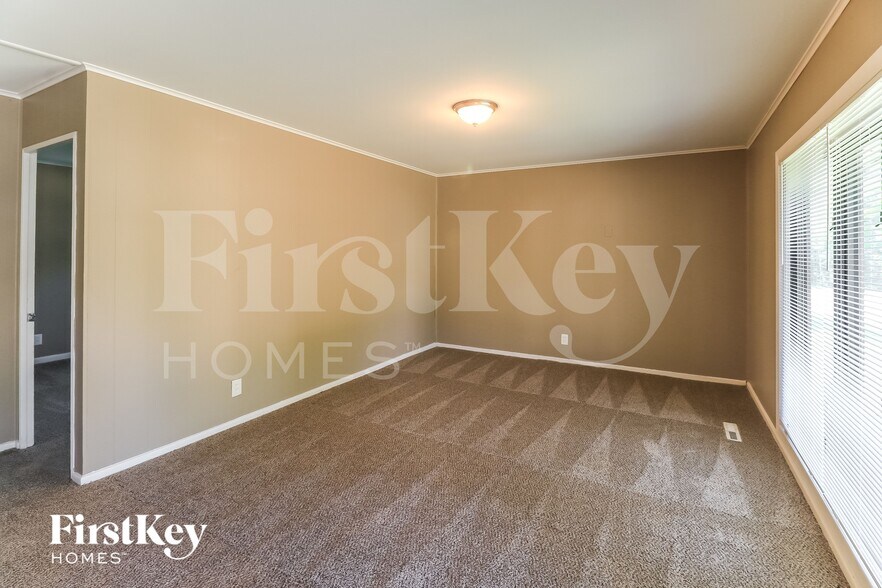 Building Photo - 67 Austin Ave