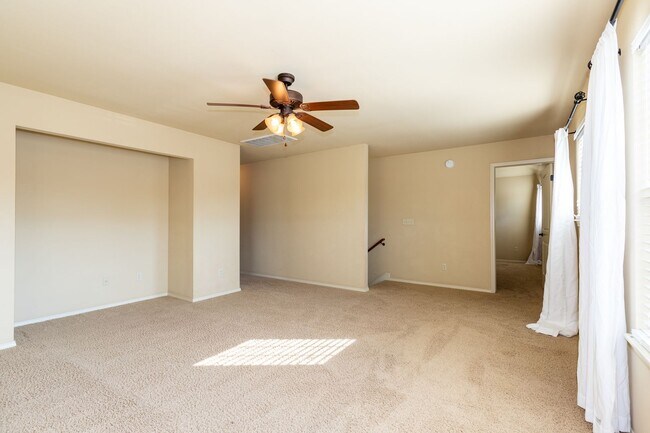 Building Photo - Beautiful 3 Bedroom, 2.5 Bath Home in Jenks