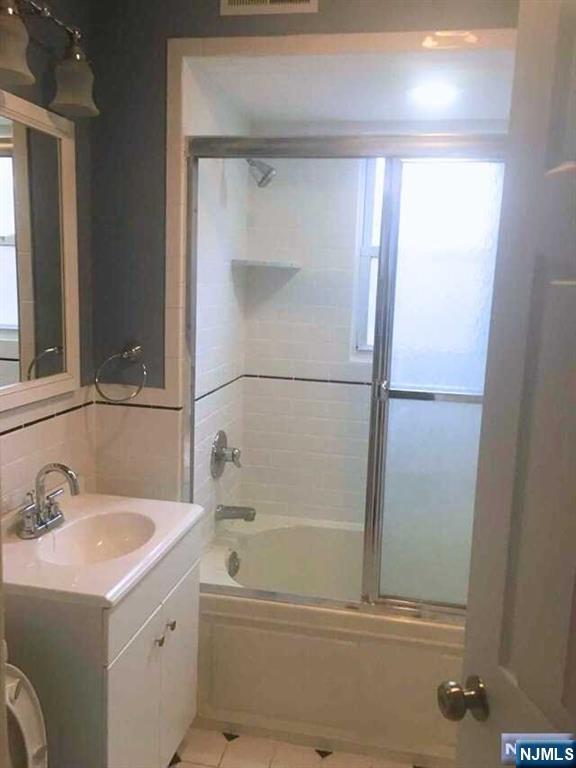 Building Photo - 24 Hackett Pl