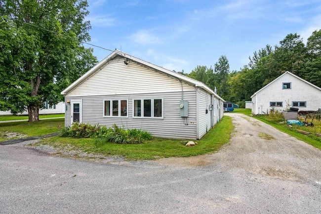 Front of house and driveway - 229 S Main St