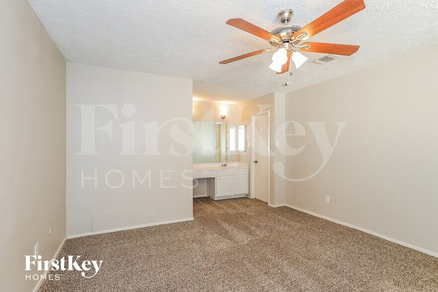 Building Photo - 17019 Silver Sky Ln