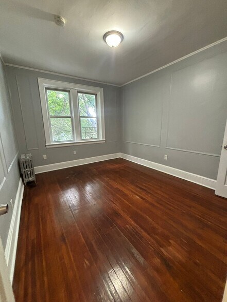 372-374 S 20th St 8 - 376 S 20th St