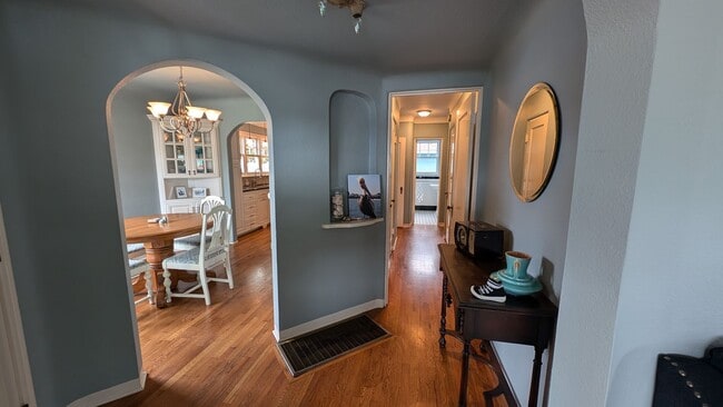 Building Photo - Great Seabright area 2/1 Fully Furnished Home