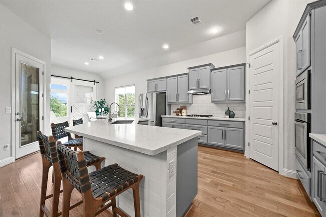 Building Photo - 216 Vista Village Cove