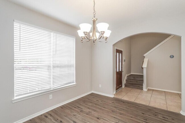 Building Photo - 4939 Forest Hurst Dr