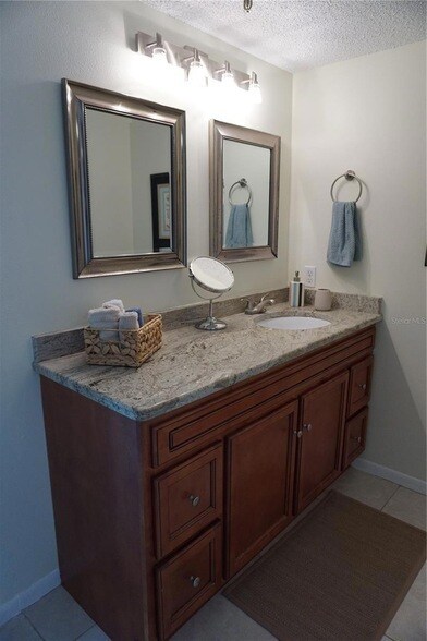 Building Photo - 6322 Palma Del Mar Blvd S