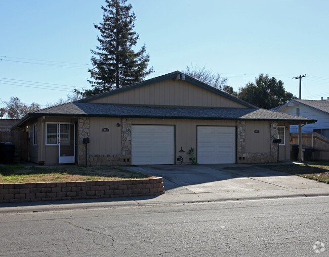 Building Photo - 9074-9076 Salmon Falls Dr