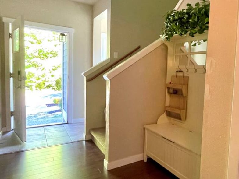 Building Photo - 3669 Reagan Ave