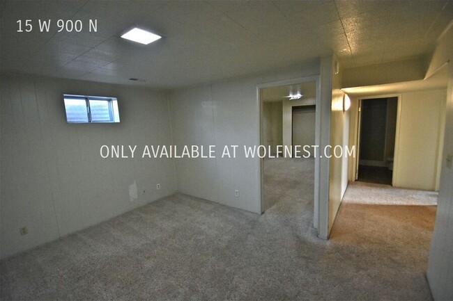 Building Photo - Lovely 4 Bed Orem Unit! No Deposit Option!