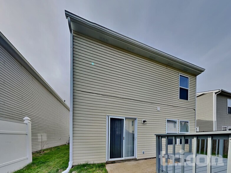 Building Photo - 6756 W Stanhope Dr