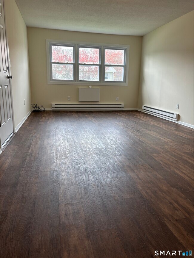 Building Photo - 26 Elmview Cir