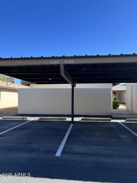 Building Photo - 3320 S Parkside Dr