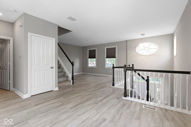 Building Photo - 12922 Ives Way