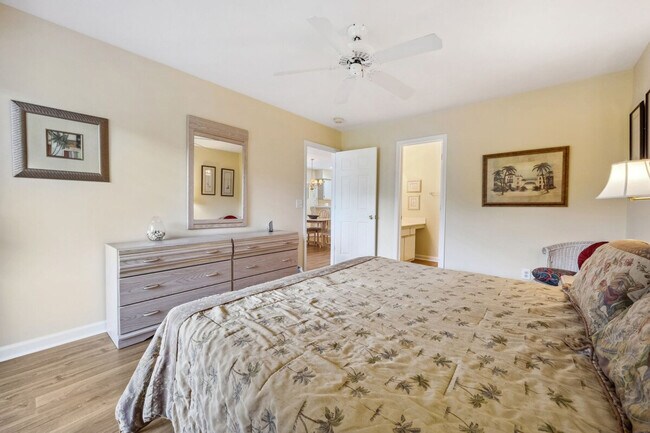 Building Photo - 80 Pinehurst Ln