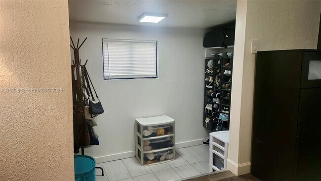 Building Photo - 14 Cedar St