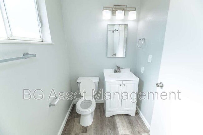 Building Photo - 1922 Ethan Way