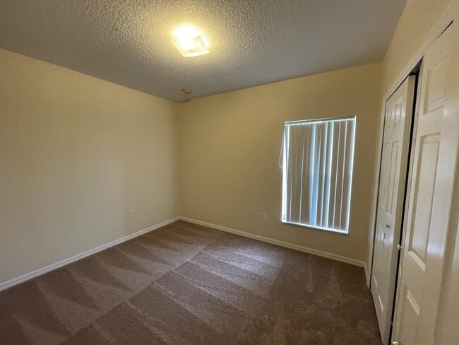 Building Photo - 935 Cumberland Dr