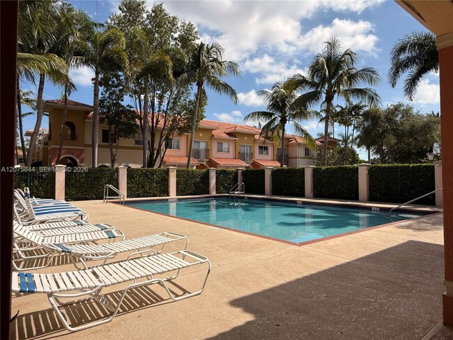 Building Photo - 102 S Santa Catalina Cir