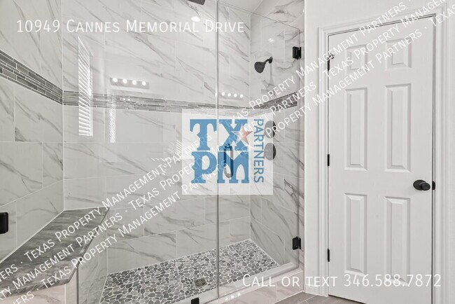 Building Photo - 10949 Cannes Memorial Dr