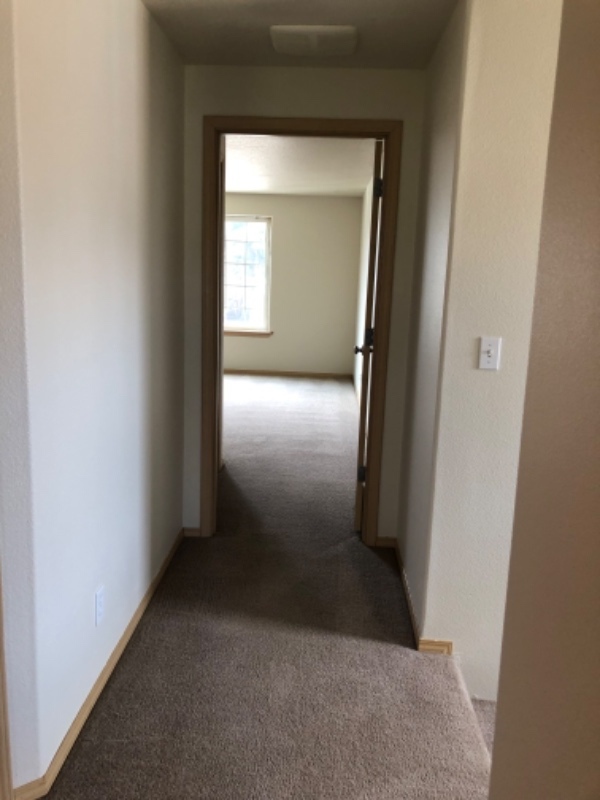 Building Photo - 260 40th Ct